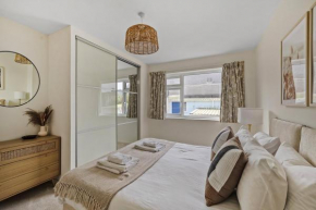 Modern Homely 3 bed in Central Plymouth w parking